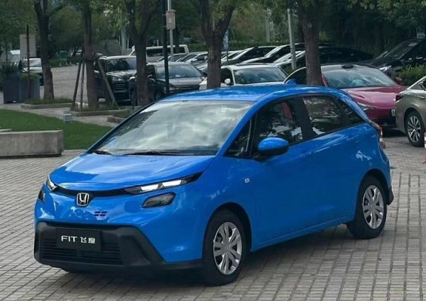 龙信金融 新款飞度申报图曝光！这颜值，还不如不改……